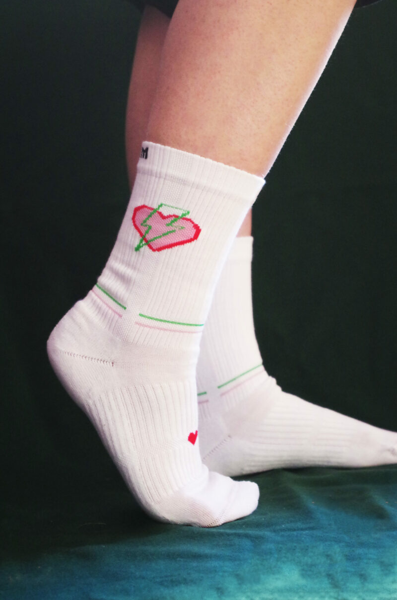 Paire de chaussettes coeur éclair – Image 3