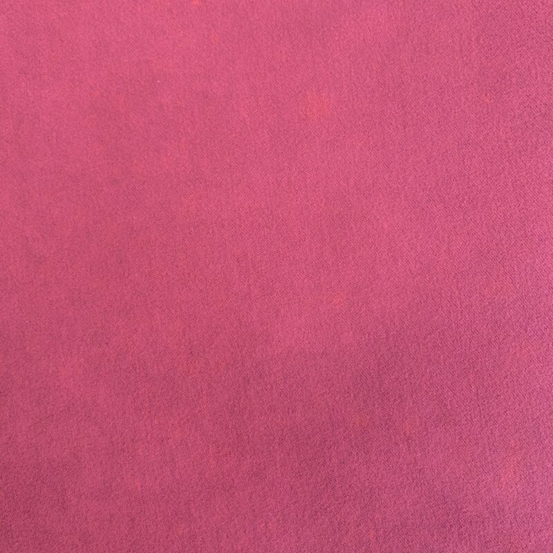 tissu suédine rose bonbon pour créer des vêtements femme