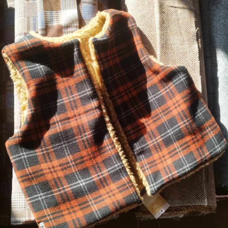 gilet de berger reversible carreaux orange faux mouton