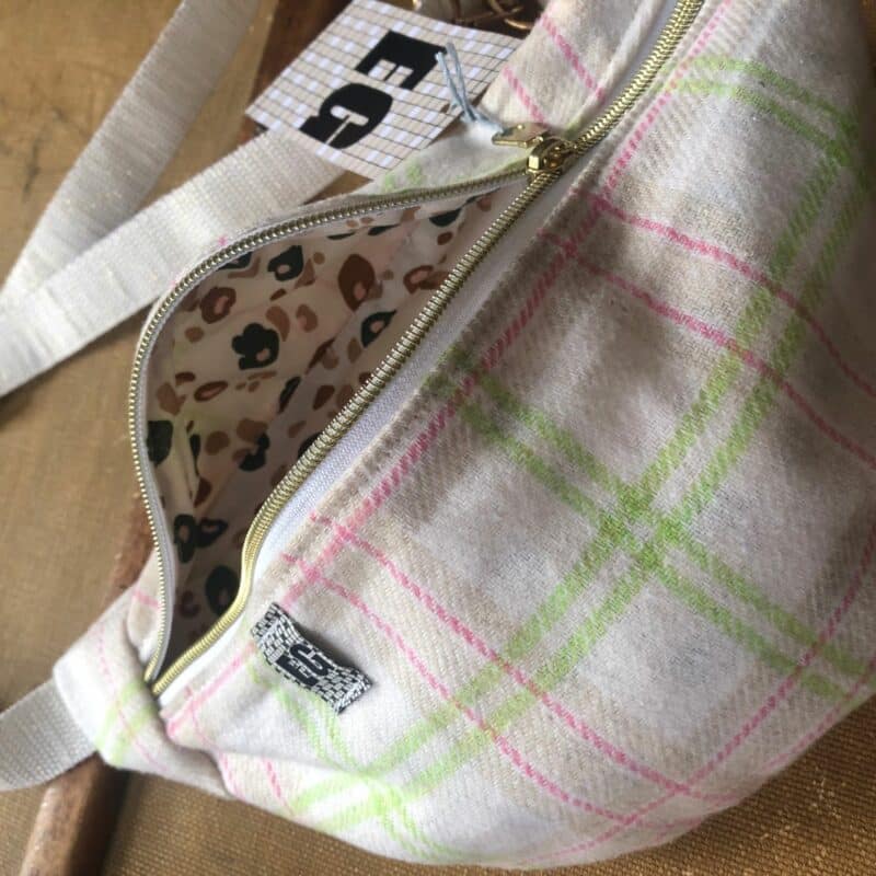 sac banane carreau gris et rose fuchia