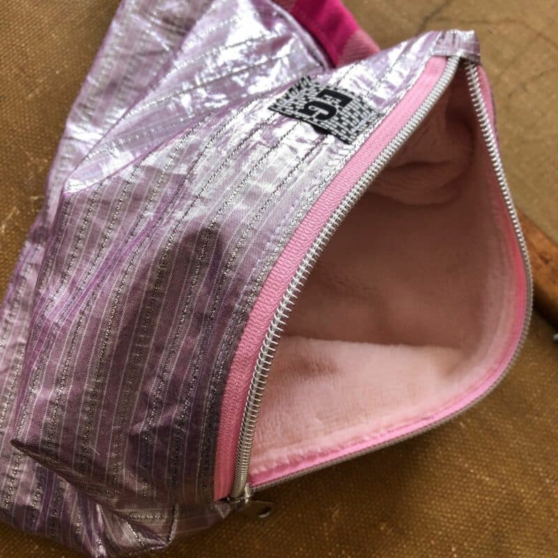 pochette brillante rose