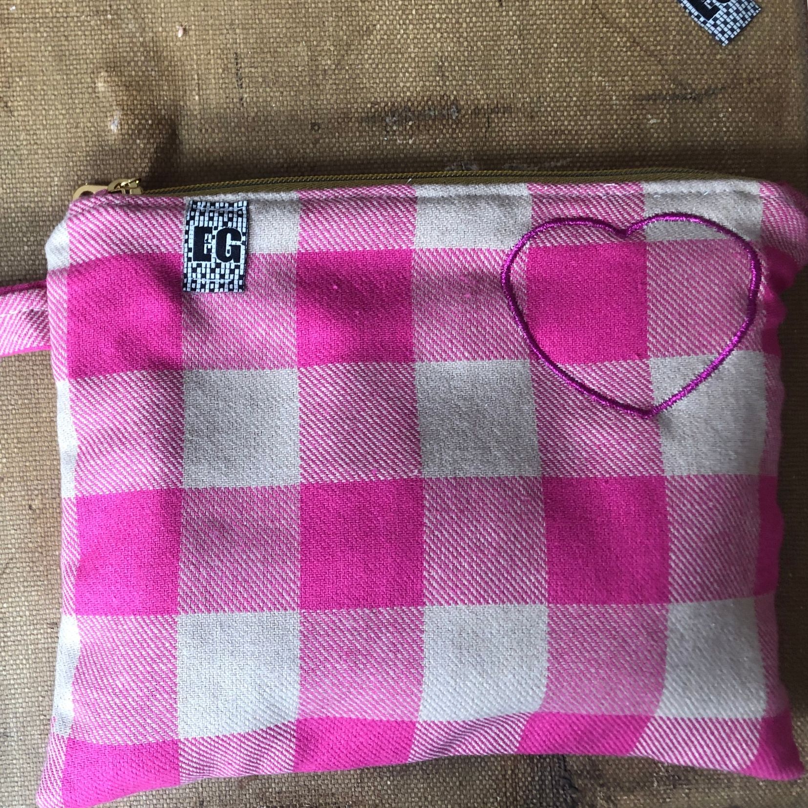 pochette carreaux rose et beige