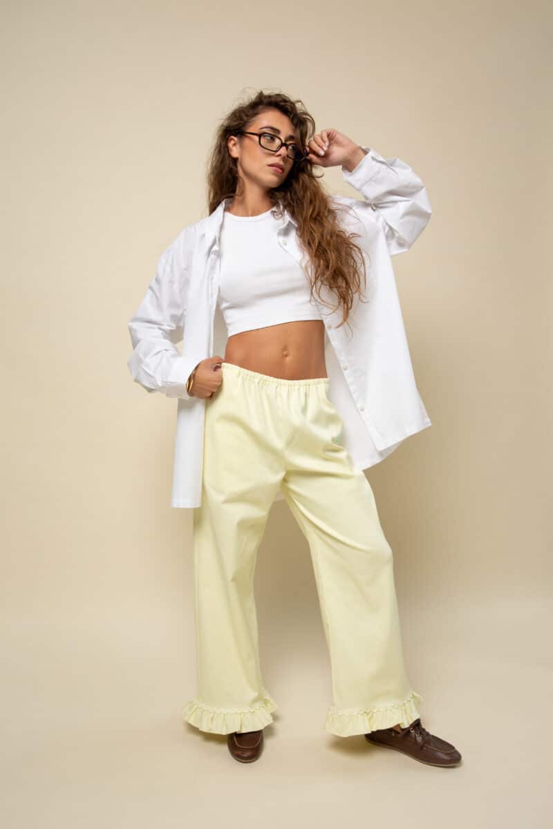 pantalon jaune à volants