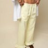 pantalon jaune à volants