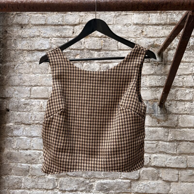 top sans manches pied de poule beige